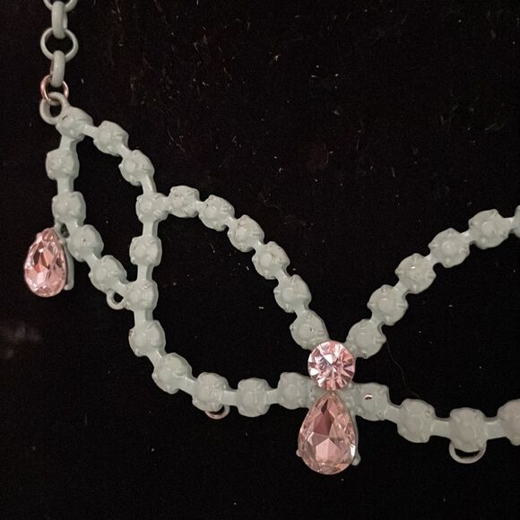 17” Gem Stone King turquoise tone Howlite beaded & Austrian crystal necklace - Picture 8 of 13